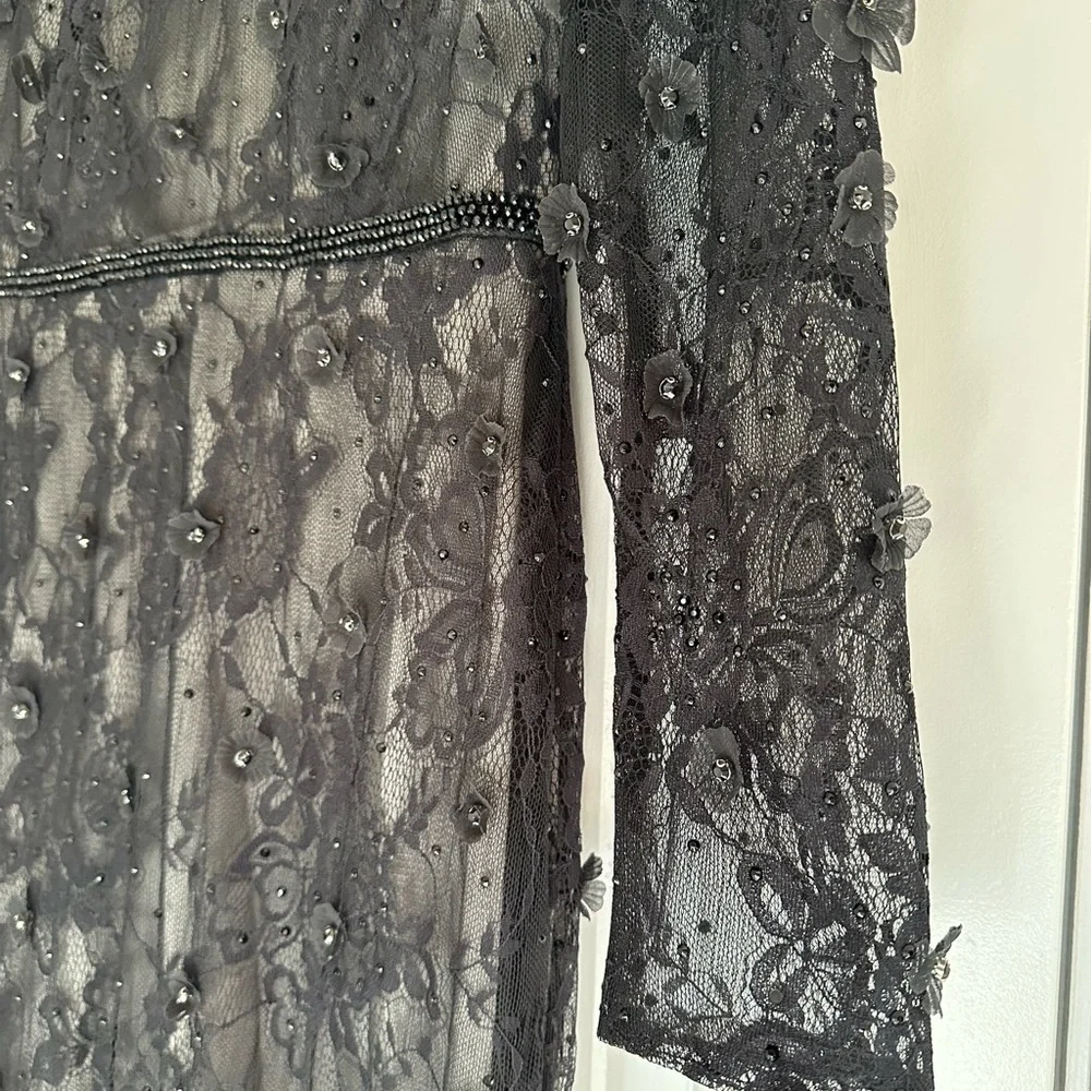 Black floral Mac Duggal cocktail dress size 8. - Picture 2 of 3